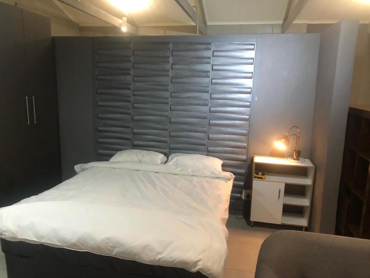 28 On Symonds Luxstudio 5 *